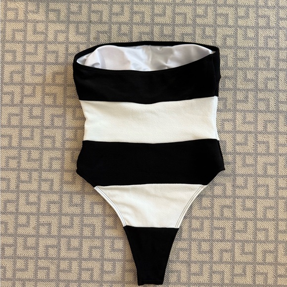 Black and White Striped Swimsuit - Picture 2 of 2